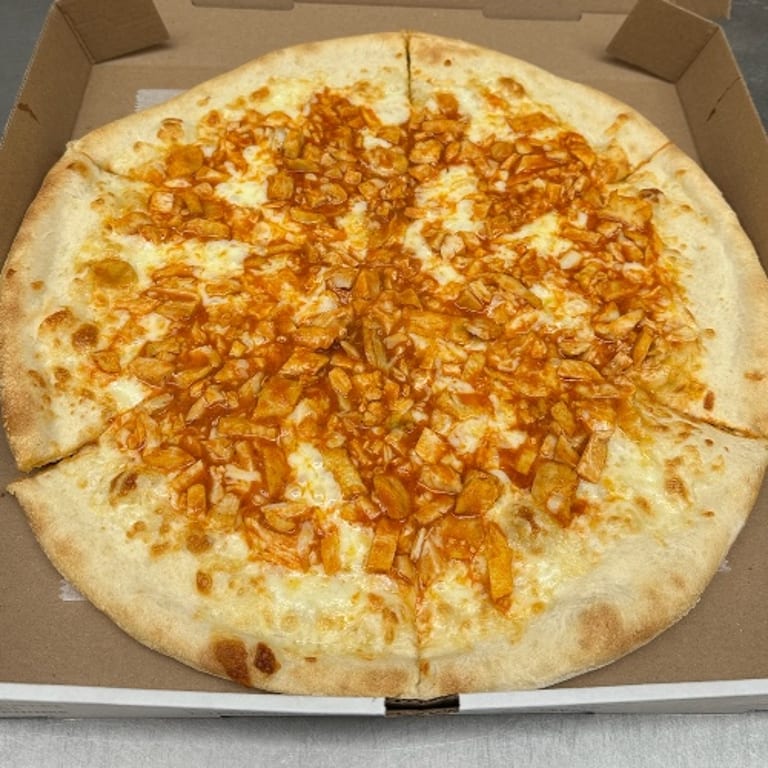 Buffalo Chicken Pizza: A Spicy Slice Favorite